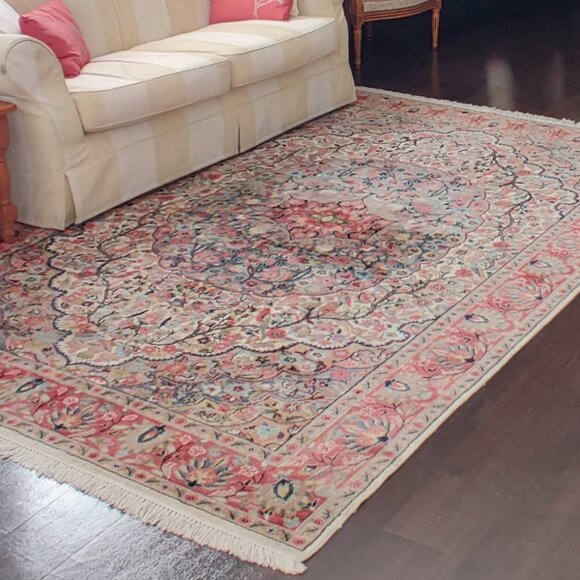 Cashmere Silk rug from Pakistan - Picture 2 of 9